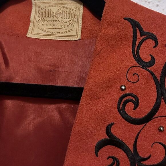 Saddle Ridge Faux Suede Western Jacket with Embroidery and Concho Button Medium - Picture 3 of 8